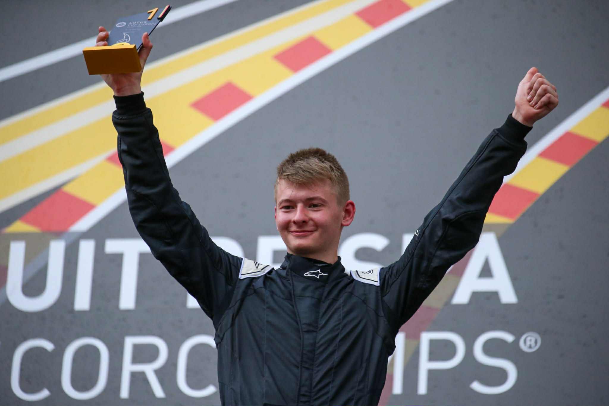 Robbe Janssens uit Vremde jaagt dromen na in autosport